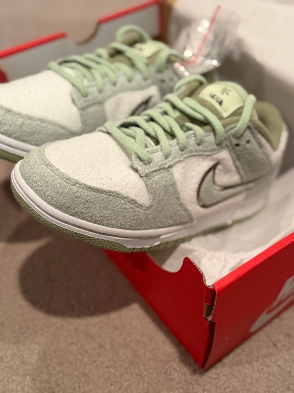 NEW Nike Dunk Low SE Fleece
Pack Honeydew' Green